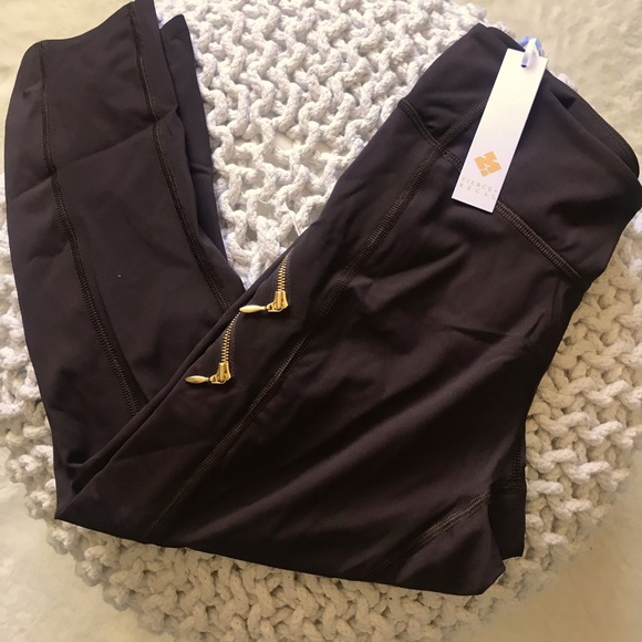 Fierce + Regal The Zippered Capri - Picture 2 of 7